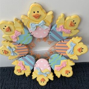 HANDCRAFTED EASTER SPRING WOODEN WREATH 
HAPPY CUTE LITTLE CHICKS- UNIQUE DECOR